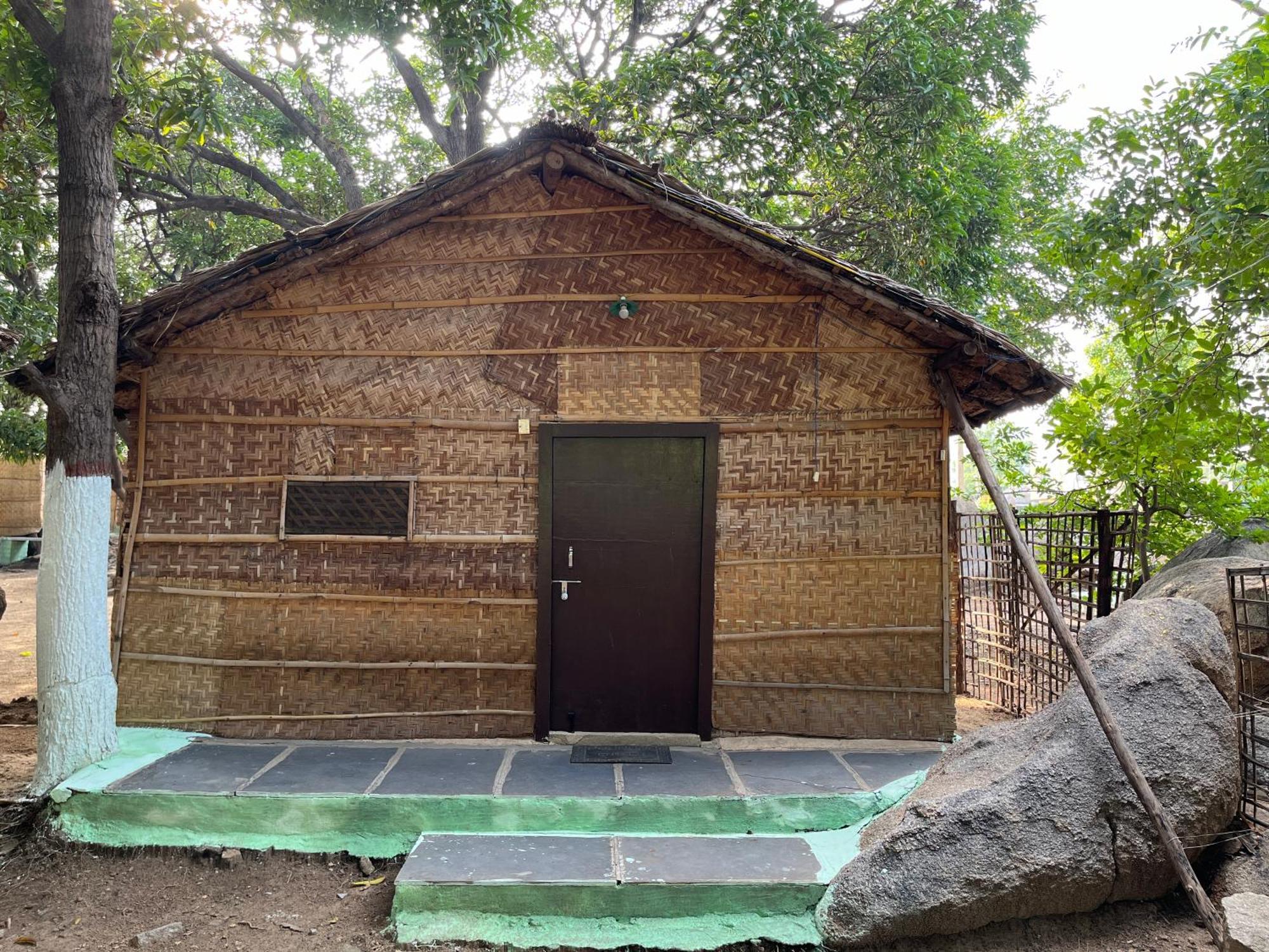 Sunrise Guest House & Restaurant Hampi Exterior foto