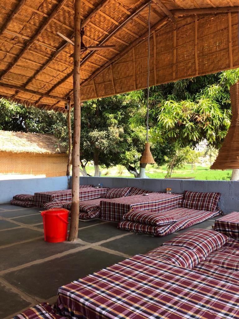 Sunrise Guest House & Restaurant Hampi Exterior foto