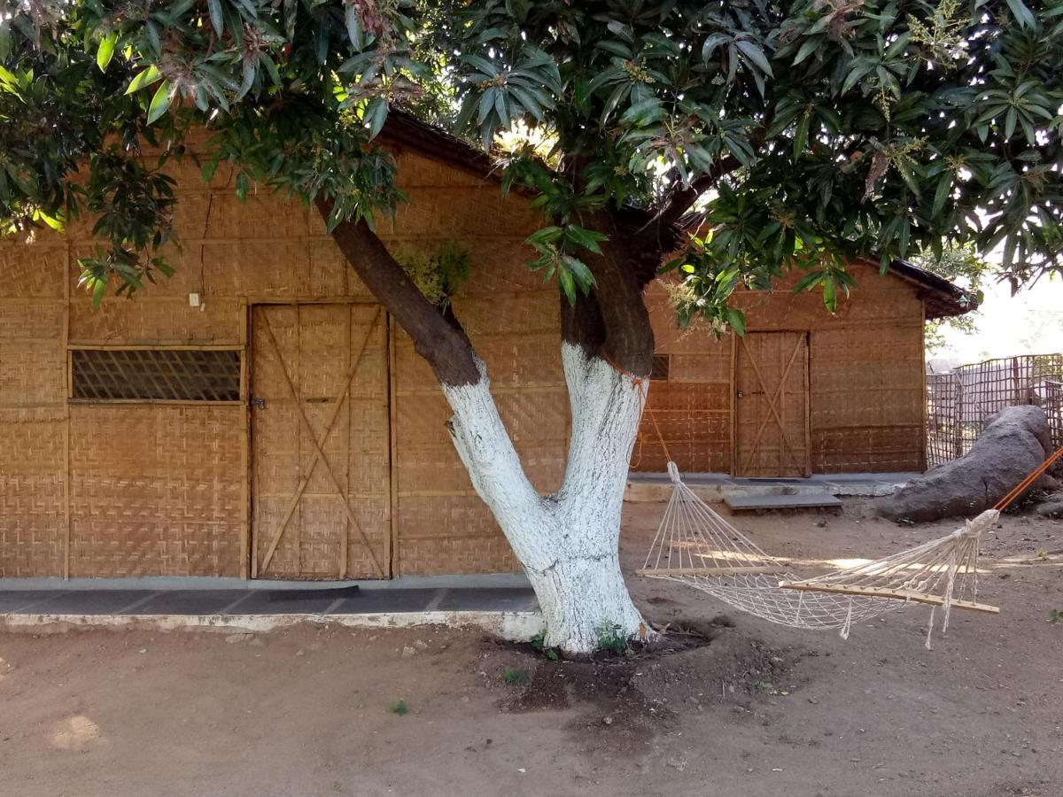 Sunrise Guest House & Restaurant Hampi Exterior foto